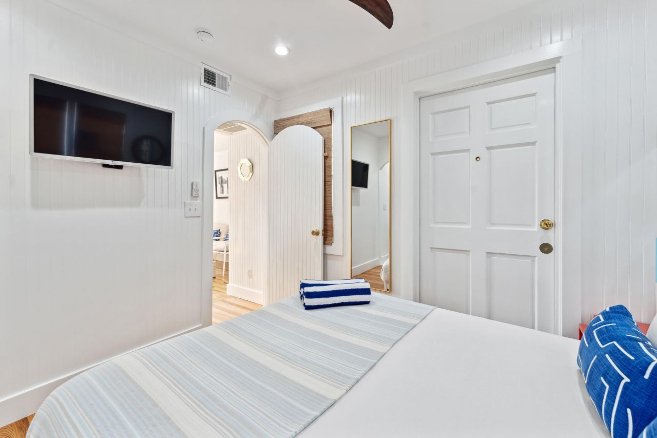 67 Spring Street Photo 11