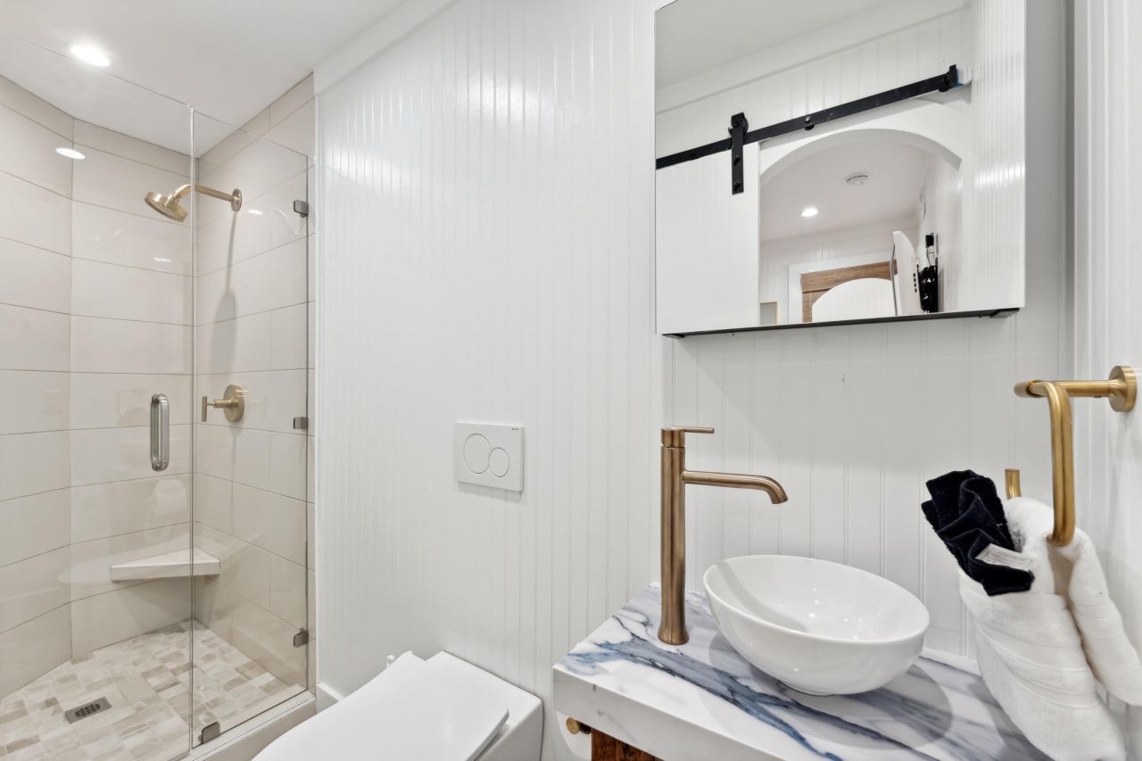 67 Spring Street Photo 12