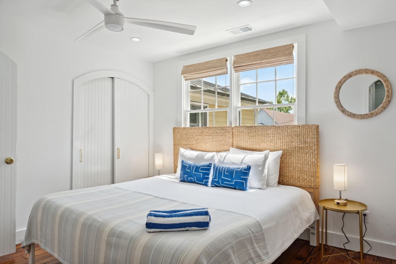 67 Spring Street Photo 19