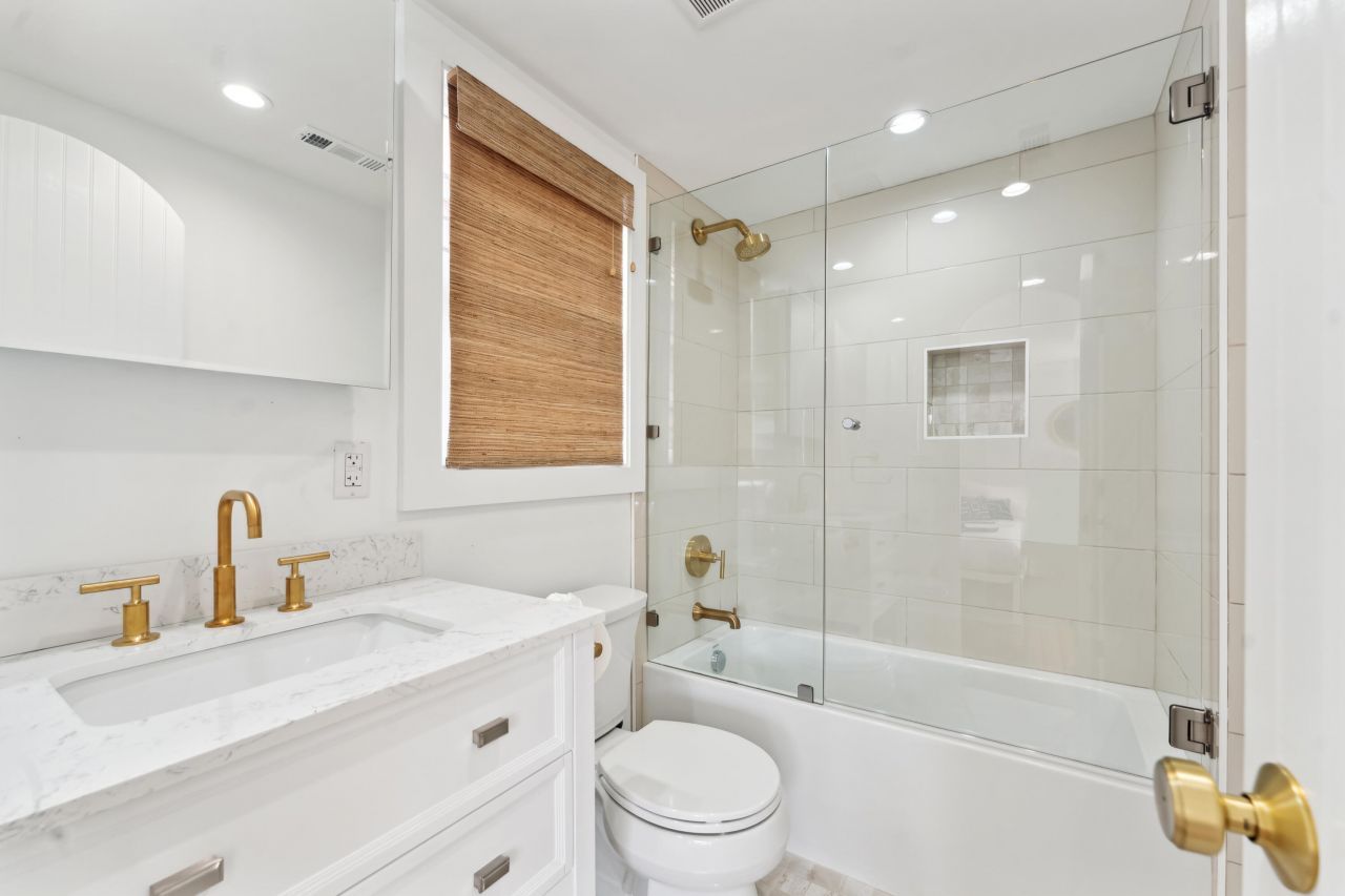 67 Spring Street Photo 21