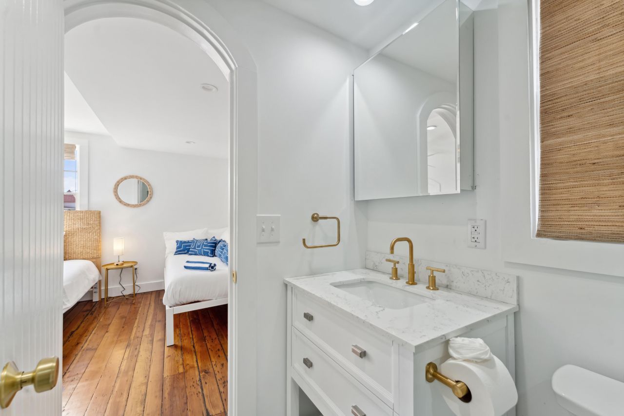 67 Spring Street Photo 22