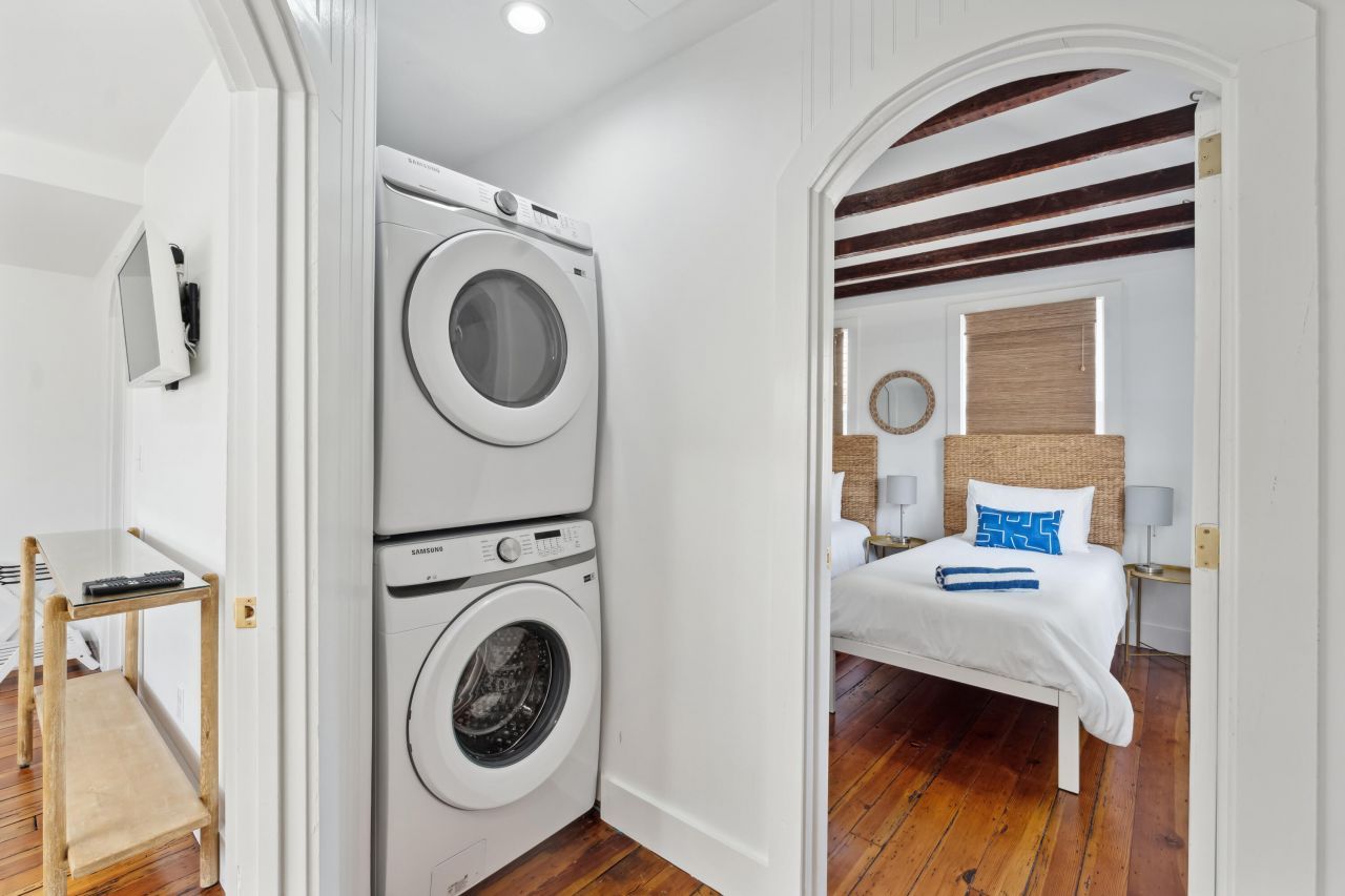 67 Spring Street Photo 23