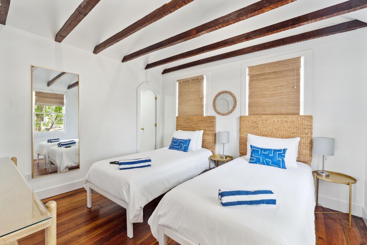 67 Spring Street Photo 24