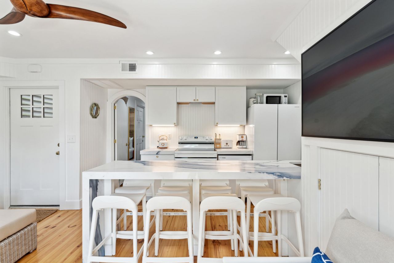 67 Spring Street Photo 4