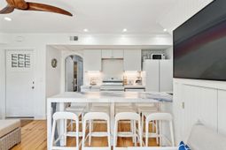 67 Spring Street photo 4