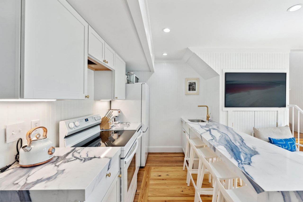 67 Spring Street Photo 6