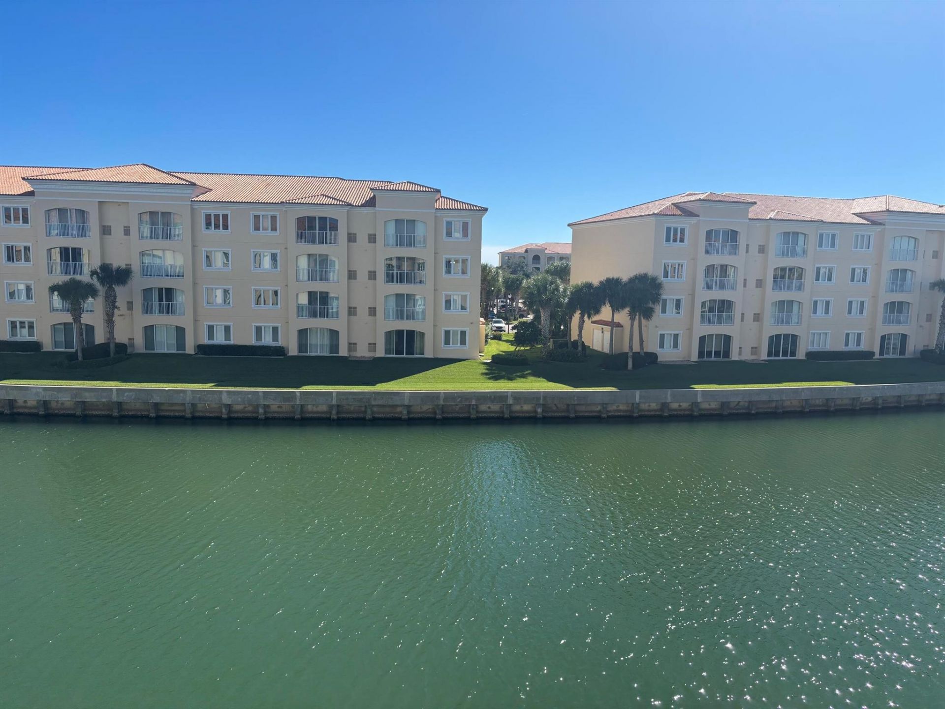 7 Harbour Isle Drive E, Unit 301, Fort Pierce, FL 34949 Photo