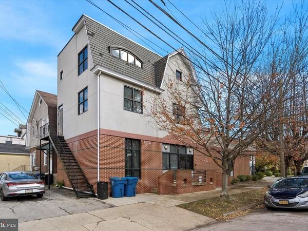 1000 FAYETTE STREET, CONSHOHOCKEN, PA 19428