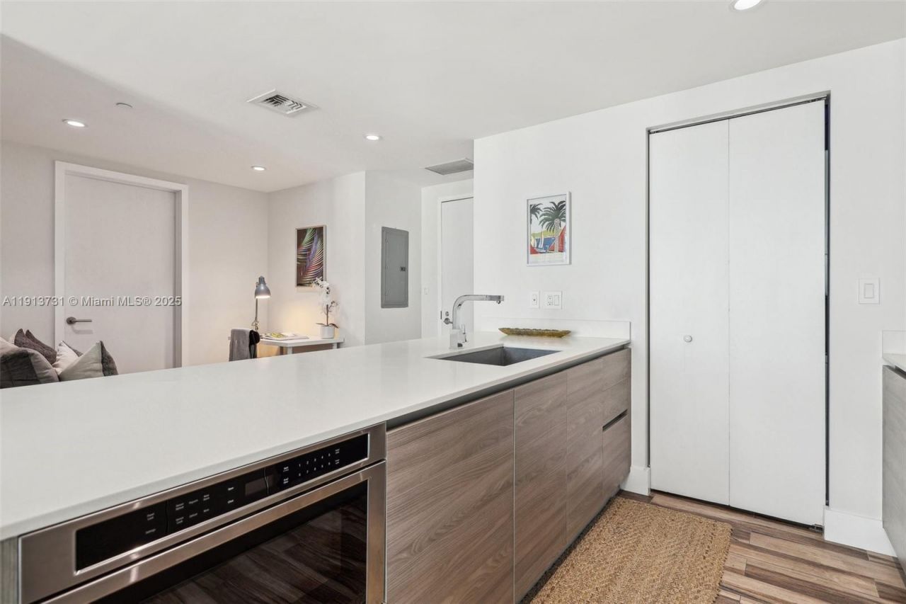 1300 S Miami Ave, Unit 2404, Miami, FL 33130 Photo