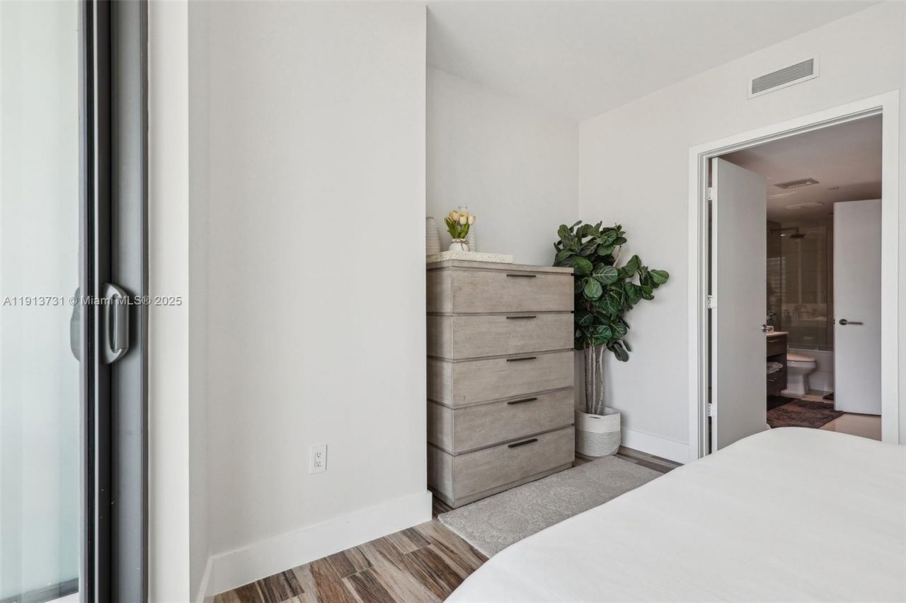 1300 S Miami Ave, Unit 2404, Miami, FL 33130 Photo