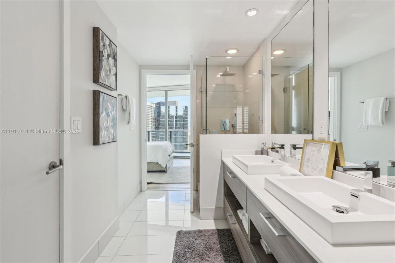 1300 S Miami Ave, Unit 2404, Miami, FL 33130 Photo