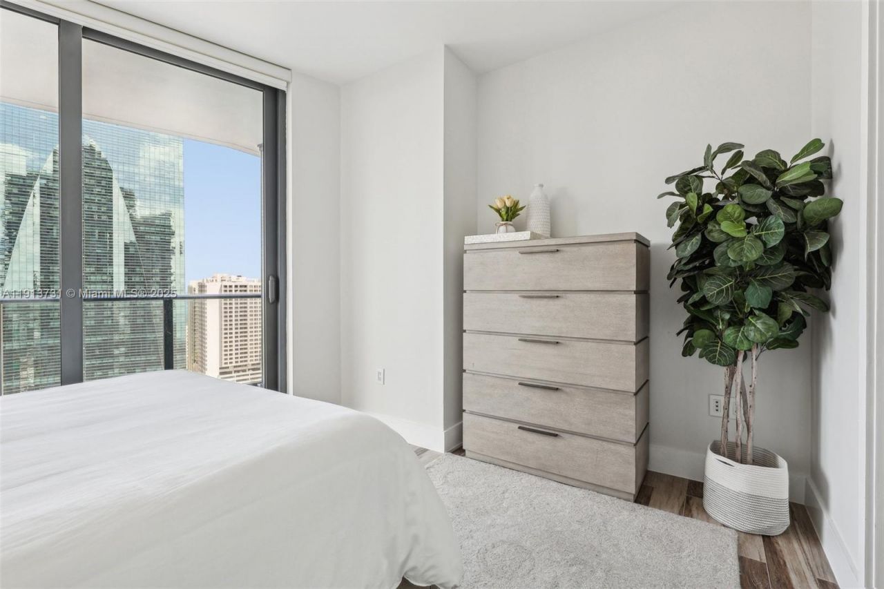 1300 S Miami Ave, Unit 2404, Miami, FL 33130 Photo