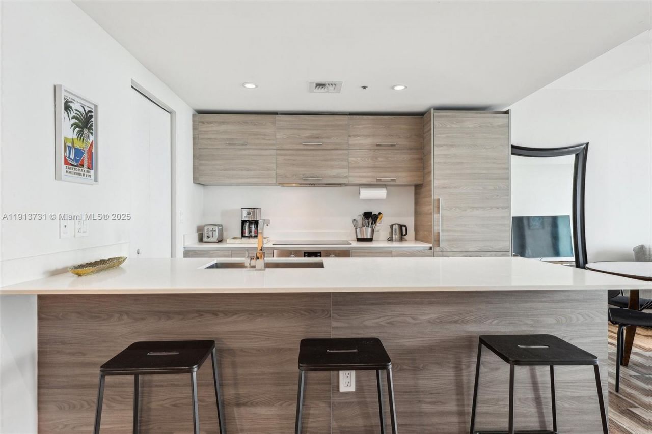 1300 S Miami Ave, Unit 2404, Miami, FL 33130 Photo