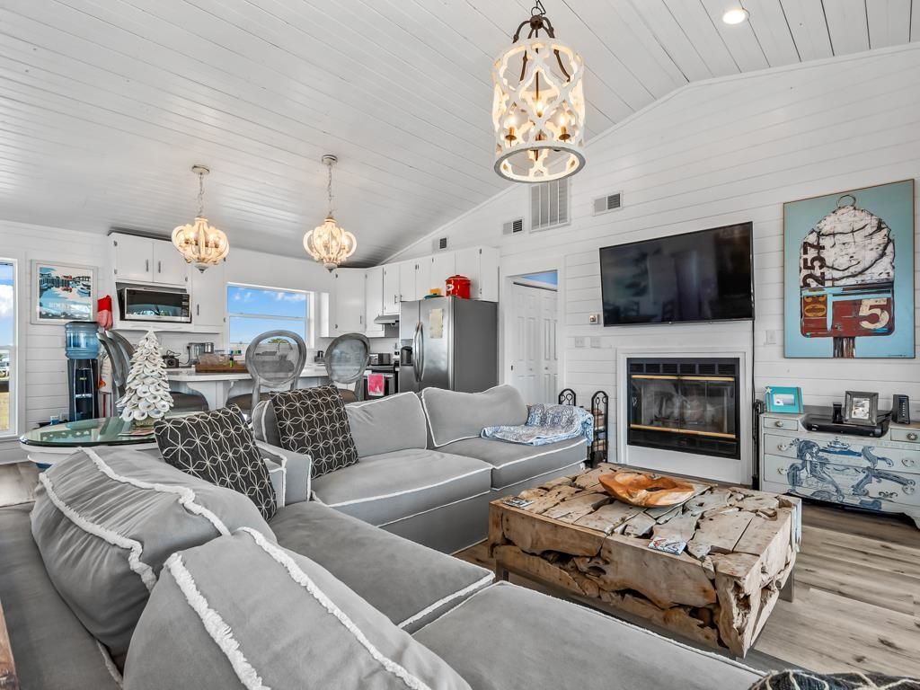 37 Dolphin Drive, Crawfordville, FL 32327 Photo