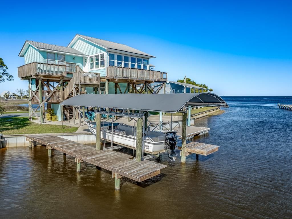 37 Dolphin Drive, Crawfordville, FL 32327 Photo