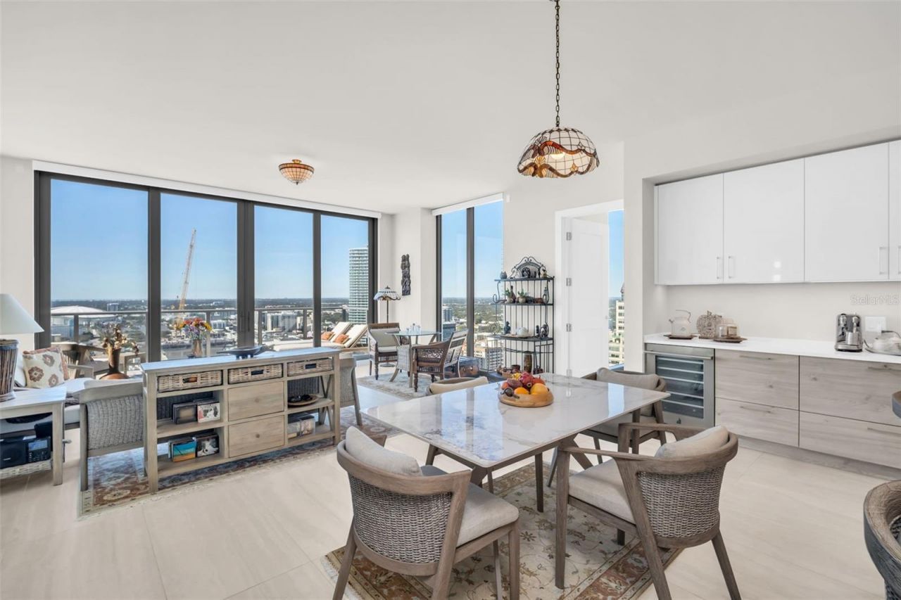 301 1st Street S, Unit 3305, Saint Petersburg, FL 33701 Photo