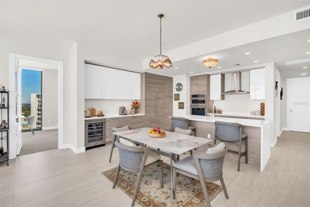 301 1st Street S, Unit 3305, Saint Petersburg, FL 33701 Photo