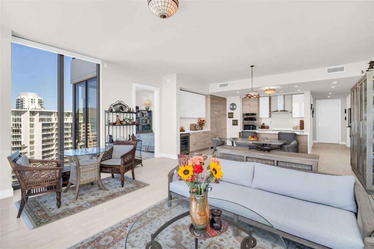 301 1st Street S, Unit 3305, Saint Petersburg, FL 33701 Photo