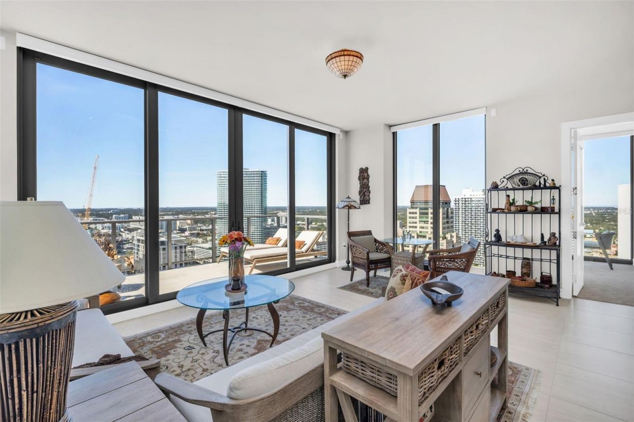 301 1st Street S, Unit 3305, Saint Petersburg, FL 33701 Photo