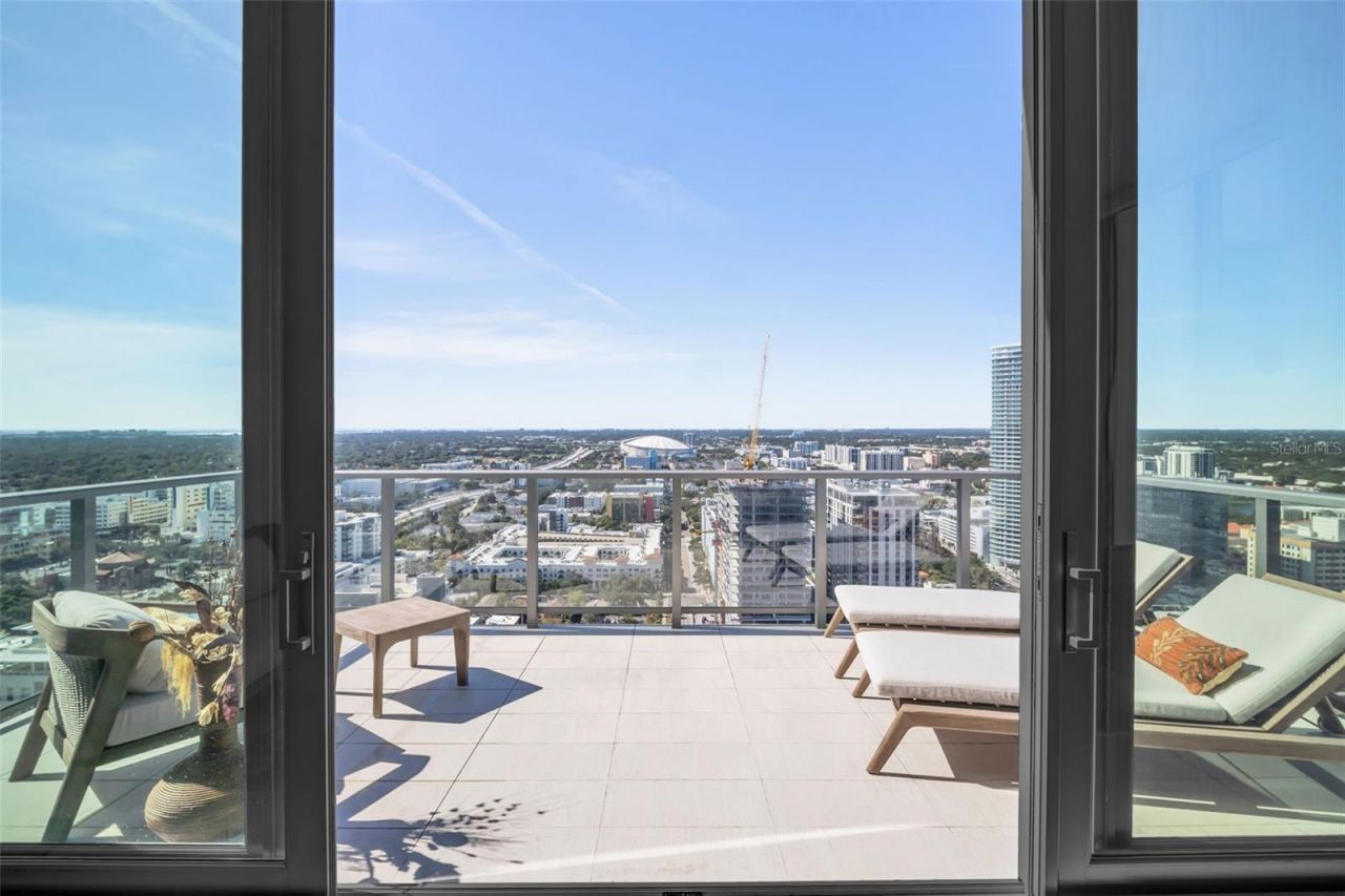 301 1st Street S, Unit 3305, Saint Petersburg, FL 33701 Photo