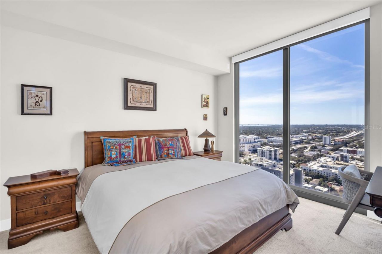 301 1st Street S, Unit 3305, Saint Petersburg, FL 33701 Photo