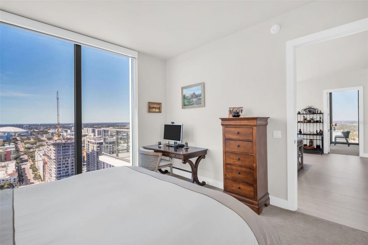 301 1st Street S, Unit 3305, Saint Petersburg, FL 33701 Photo