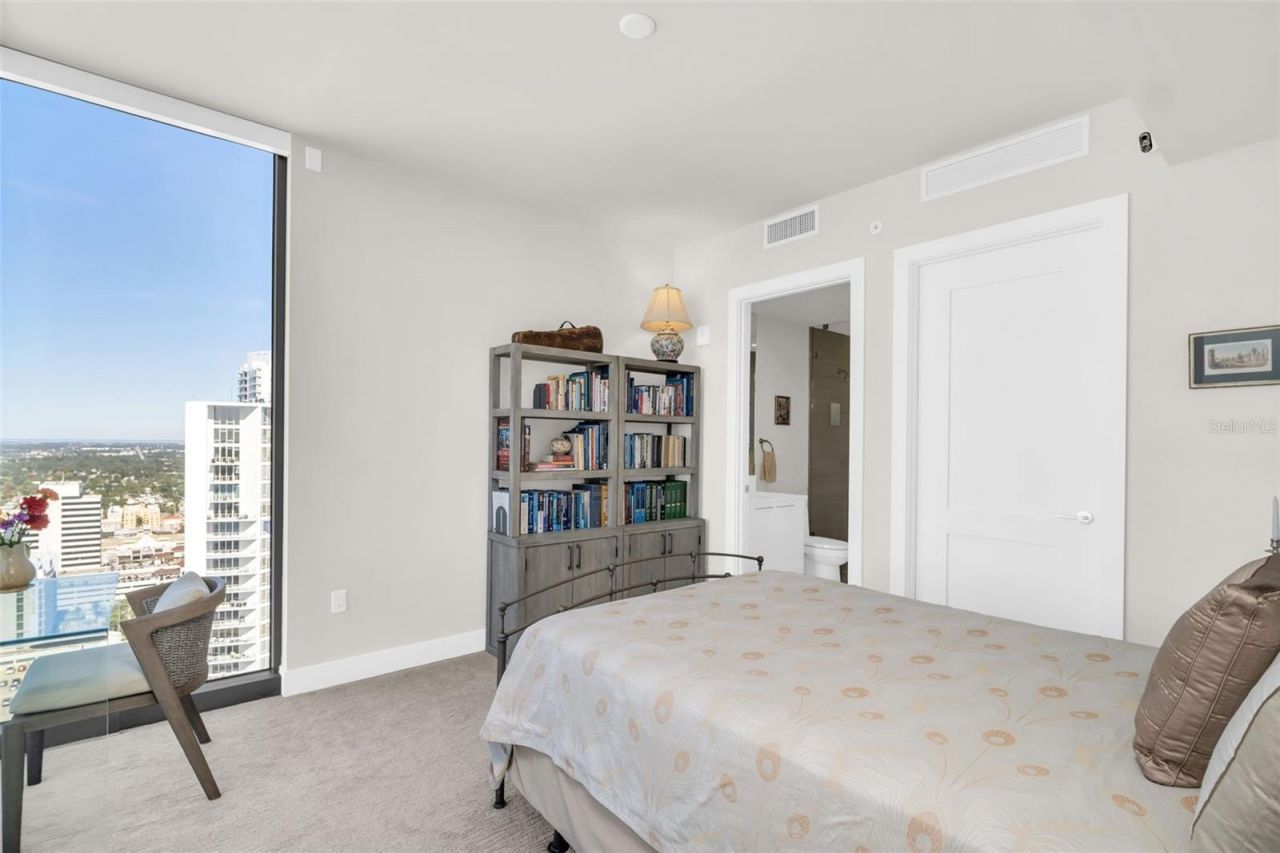 301 1st Street S, Unit 3305, Saint Petersburg, FL 33701 Photo