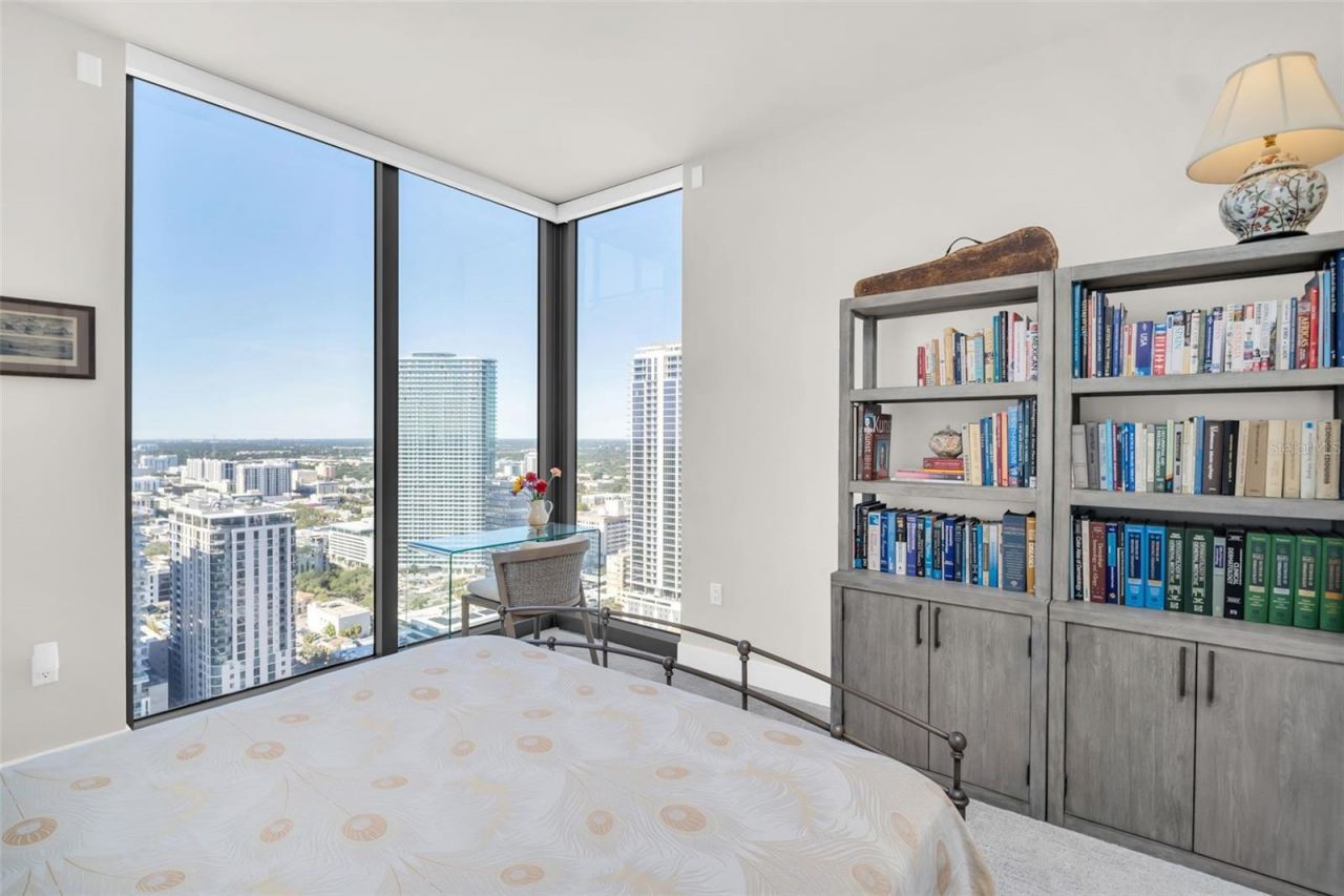 301 1st Street S, Unit 3305, Saint Petersburg, FL 33701 Photo