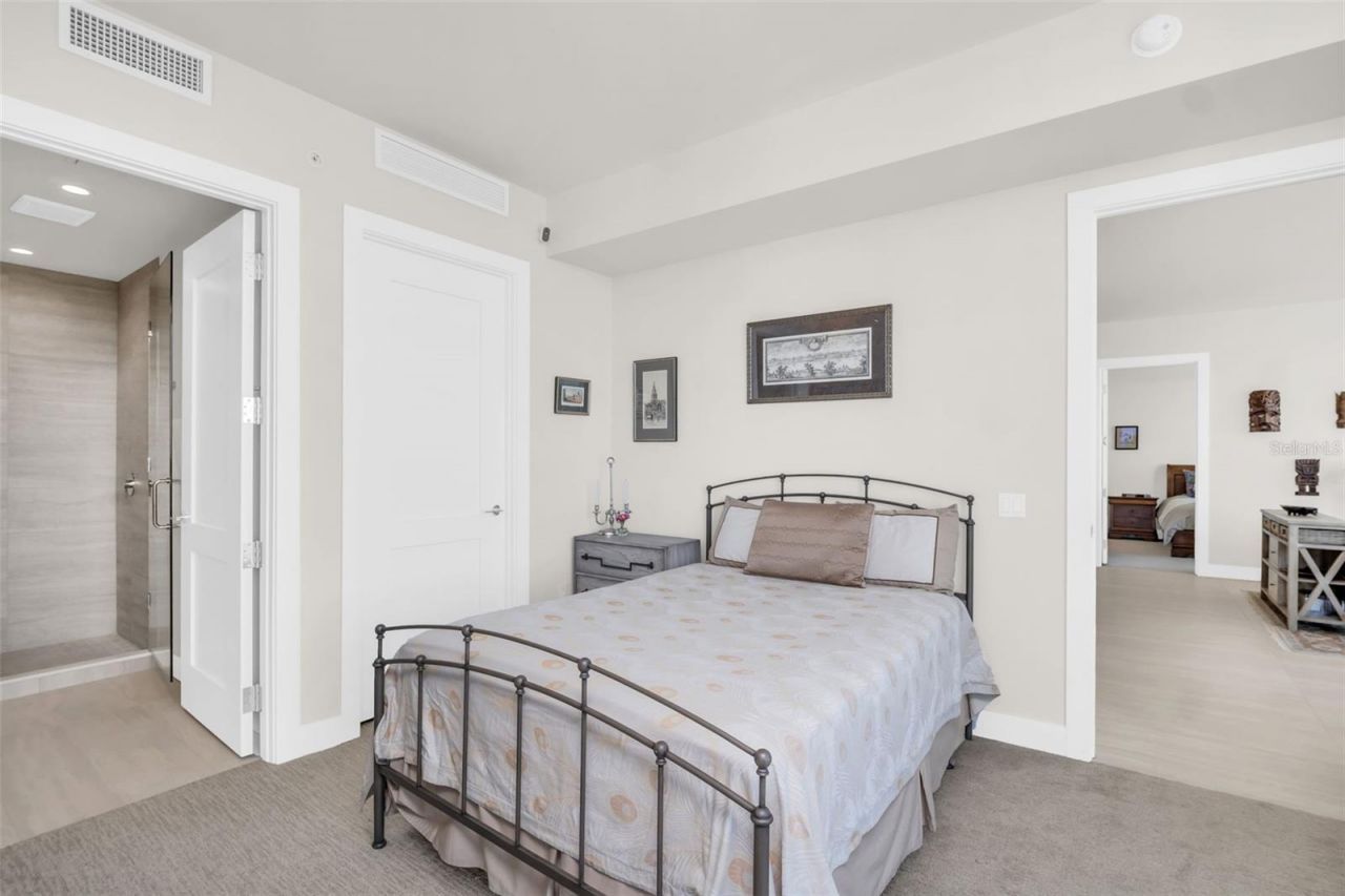 301 1st Street S, Unit 3305, Saint Petersburg, FL 33701 Photo