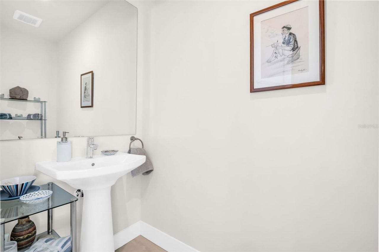 301 1st Street S, Unit 3305, Saint Petersburg, FL 33701 Photo