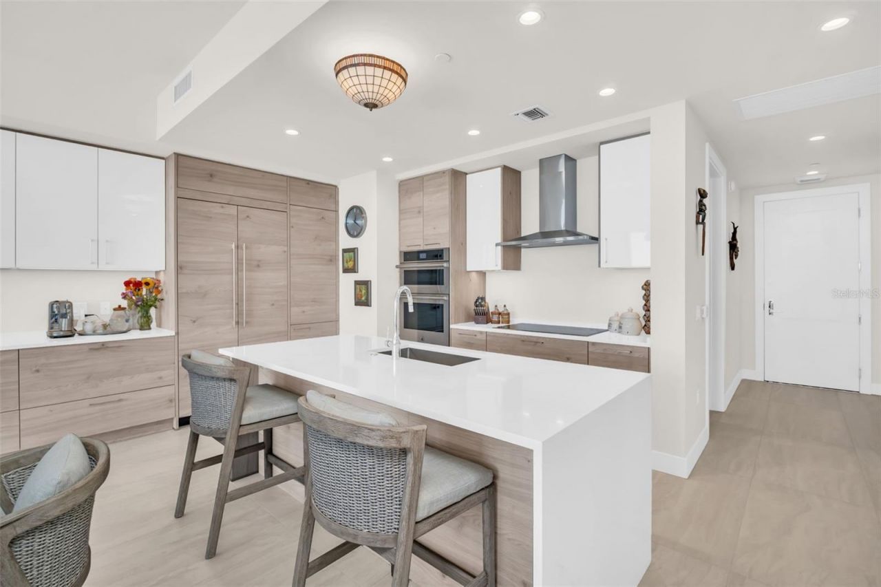 301 1st Street S, Unit 3305, Saint Petersburg, FL 33701 Photo