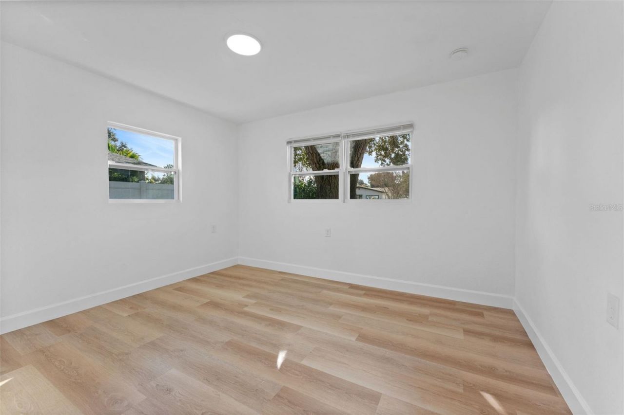 5739 Dartmouth Avenue N, Saint Petersburg, FL 33710 Photo