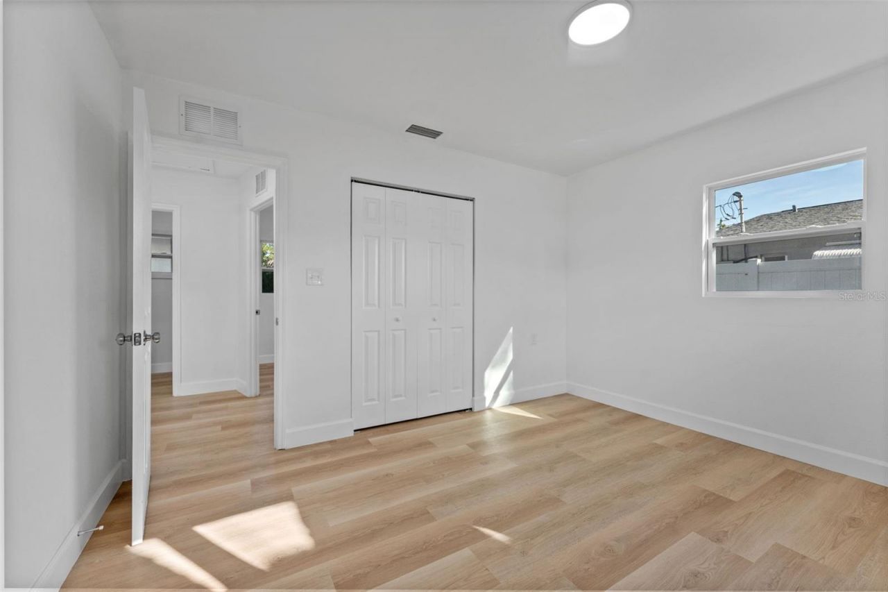 5739 Dartmouth Avenue N, Saint Petersburg, FL 33710 Photo