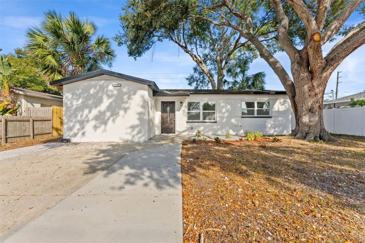 5739 Dartmouth Avenue N, Saint Petersburg, FL 33710 Photo