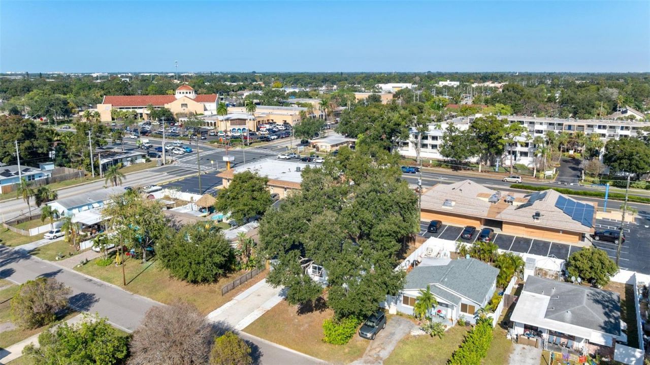 5739 Dartmouth Avenue N, Saint Petersburg, FL 33710 Photo