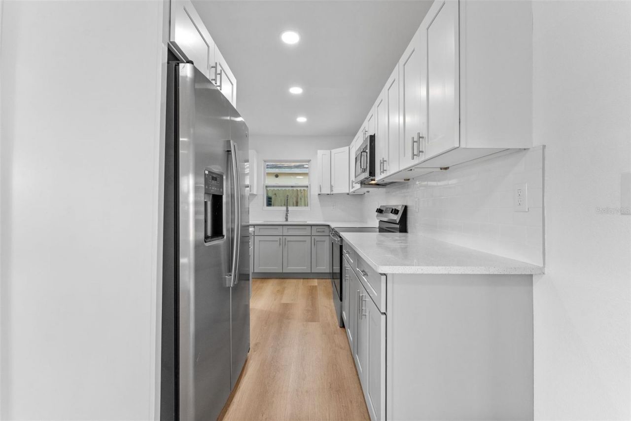 5739 Dartmouth Avenue N, Saint Petersburg, FL 33710 Photo