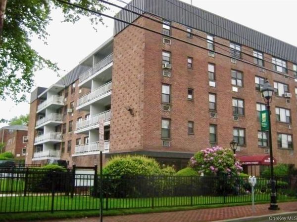 124 Smith Street, Unit 3B, Freeport, NY 11520