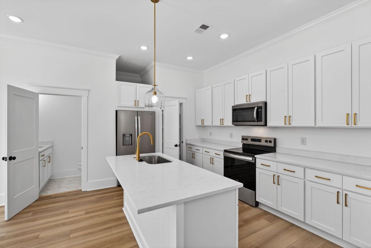 111 Kenneth Lane Photo 11