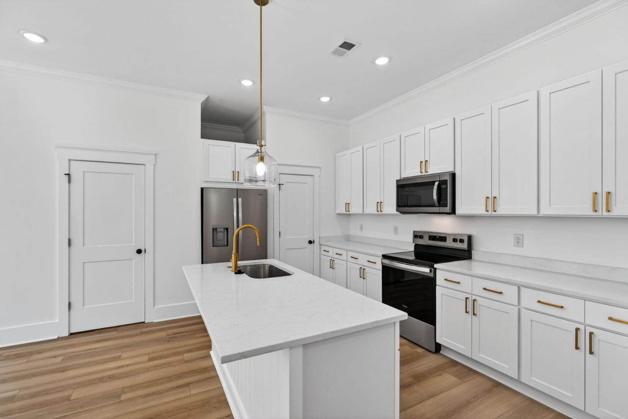 111 Kenneth Lane Photo 13