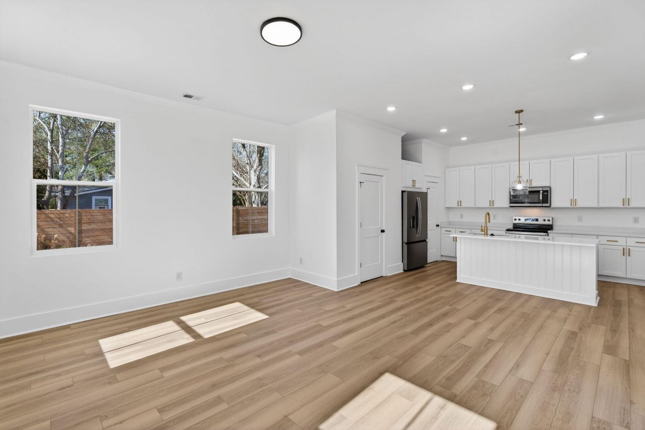 111 Kenneth Lane Photo 21