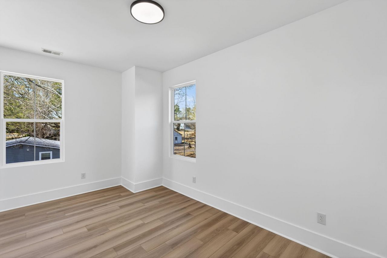 111 Kenneth Lane Photo 35