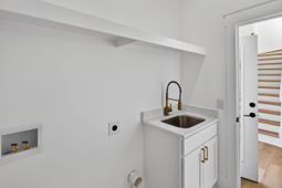 111 Kenneth Lane photo 4