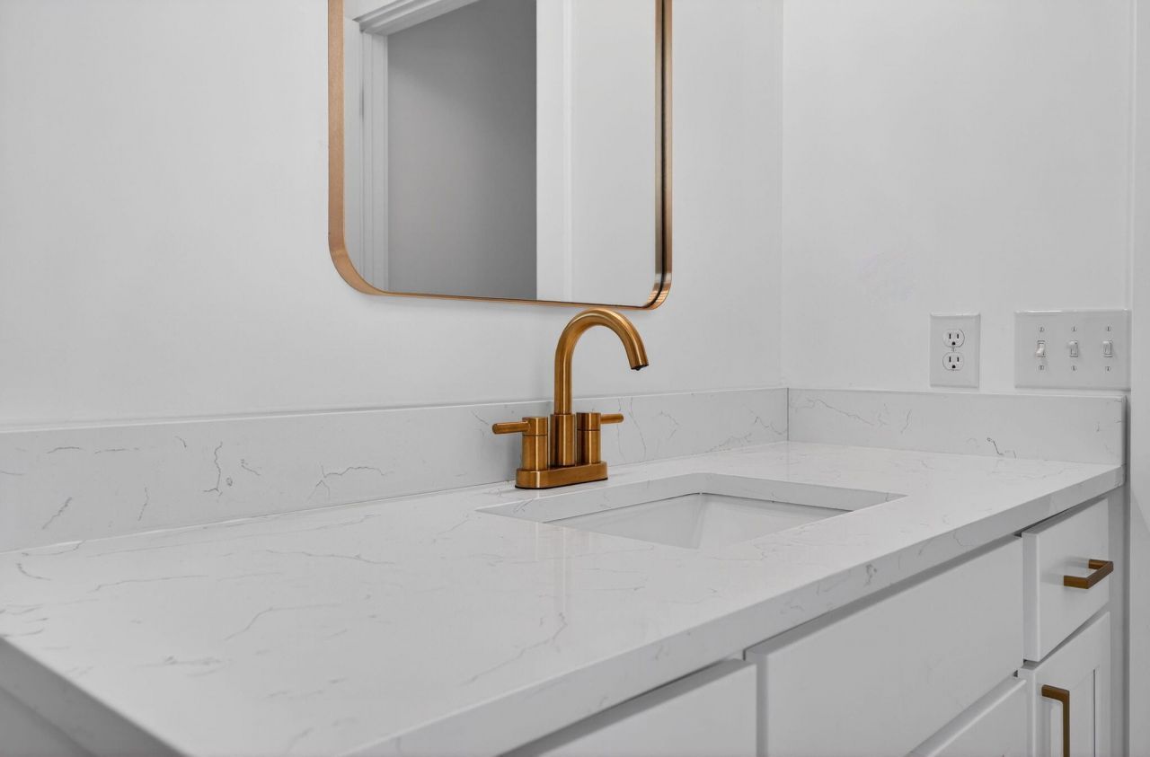 105 Kenneth Lane Photo 41