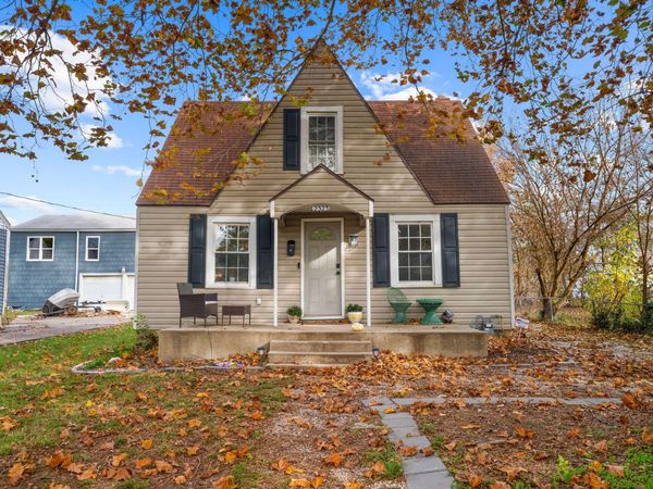 2323 W Walnut Street, Springfield, MO 65806