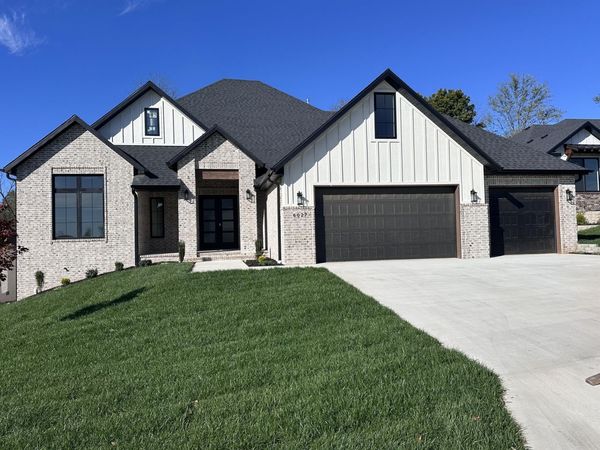 6027 S Holland Avenue , Springfield, MO 65810