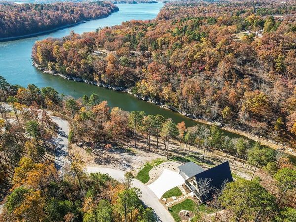 17837 Ventris Cove Circle, Rogers, AR 72756