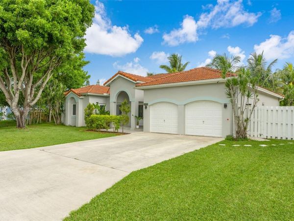 12743 SW 220th St, Miami, FL 33170