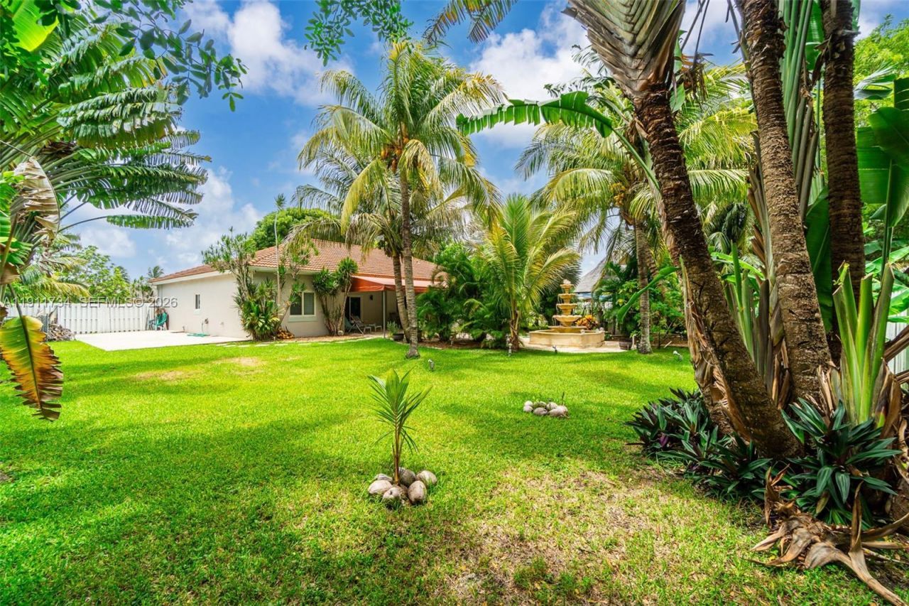 12743 SW 220th St, Miami, FL 33170 Photo