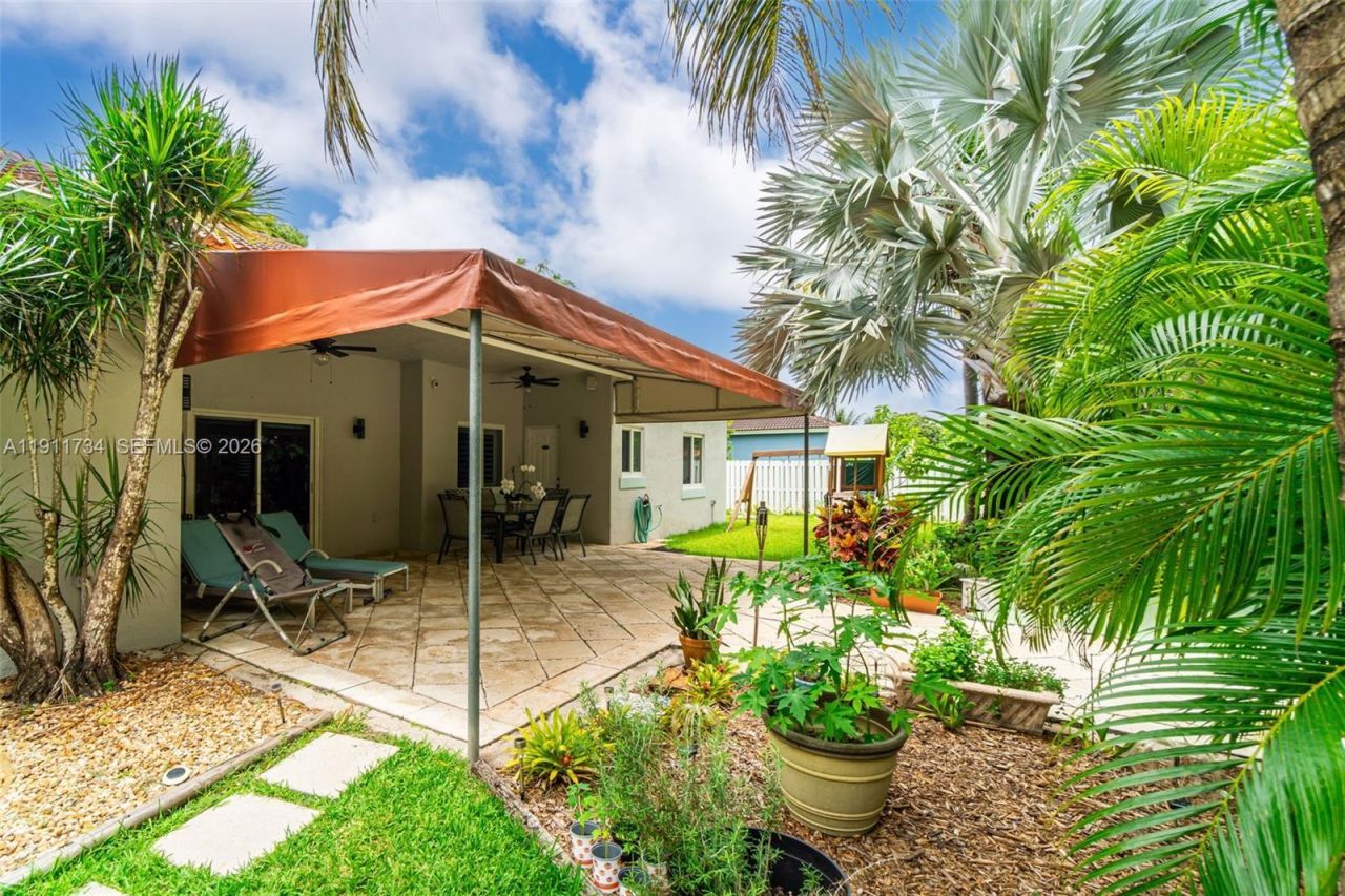 12743 SW 220th St, Miami, FL 33170 Photo