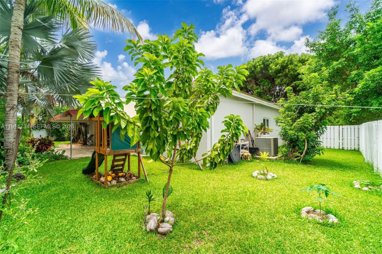 12743 SW 220th St, Miami, FL 33170 Photo